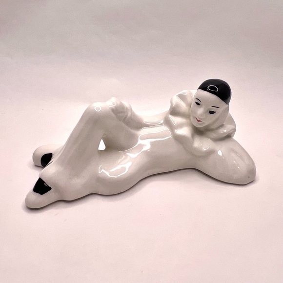 Vintage Harlequin Pierrot Clown Mime Figurine Laying Down Porcelain Ceramic 9” - Picture 2 of 9